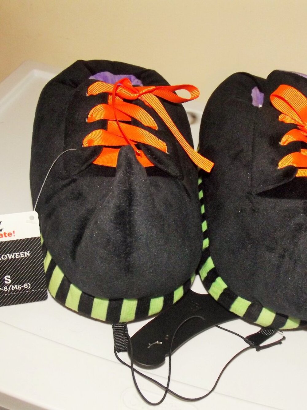 Pair of Unisex Halloween Slippers W 7/8 M 5/6  New
